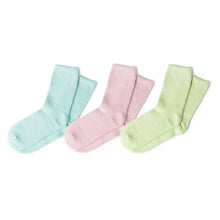 Load image into Gallery viewer, Lemon Lavender You Had Me At Aloe Super Soft Spa Socks