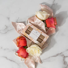 Load image into Gallery viewer, Cashmere Kiss Wax Bar