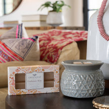 Load image into Gallery viewer, Cashmere Kiss Wax Bar