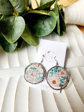 Load image into Gallery viewer, Carlie|Spring boho bloom leather: Gold

