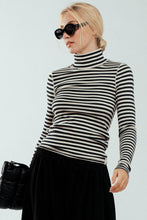 Load image into Gallery viewer, Contrast Seam Turtleneck Knit Top
