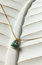 Load image into Gallery viewer, Gold heart necklace: Pearl
