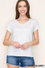 Load image into Gallery viewer, PINSTRIPED RAYON JERSEY TOP
