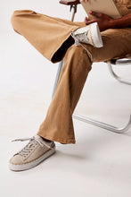 Load image into Gallery viewer, Scotty Sneakers
