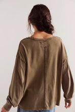 Load image into Gallery viewer, Fade Into You Tee
