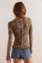 Load image into Gallery viewer, We The Free Clover Printed Thermal
