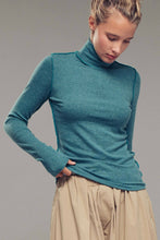 Load image into Gallery viewer, Contrast Seam Turtleneck Knit Top
