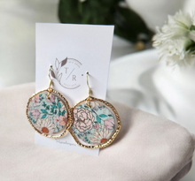 Load image into Gallery viewer, Carlie|Spring boho bloom leather: Silver
